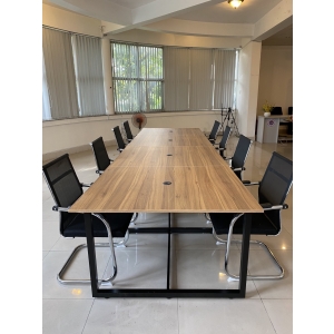 Bàn họp chân sắt